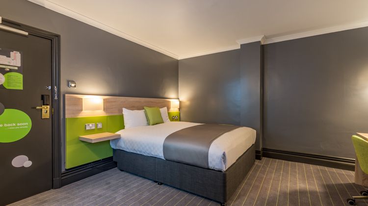 Thistle Express Luton Room