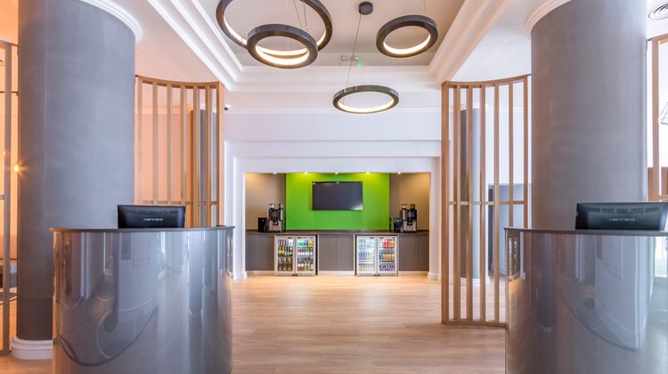 Thistle Express Luton Lobby