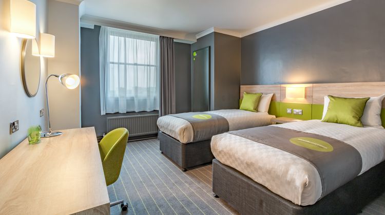 Thistle Express Luton Room