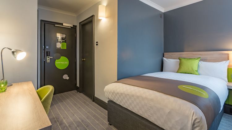 Thistle Express Luton Room