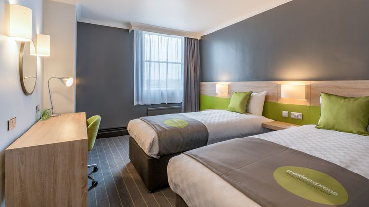 Thistle Express Luton Room