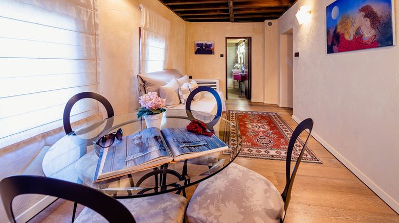 <b>Avalon Boutique Hotel Room</b>. Images powered by <a href="https://www.leonardoworldwide.com/" title="Leonardo Worldwide" target="_blank">Leonardo</a>.