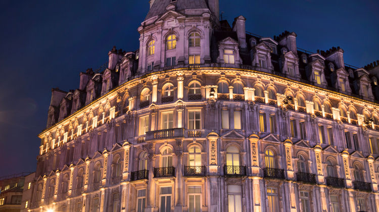 Thistle Piccadilly Exterior