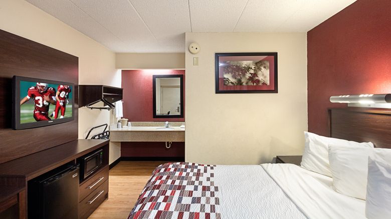 <b>Red Roof Inn Dayton-Fairborn/Nutter Ctr Room</b>. Images powered by <a href="https://www.leonardoworldwide.com/" title="Leonardo Worldwide" target="_blank">Leonardo</a>.