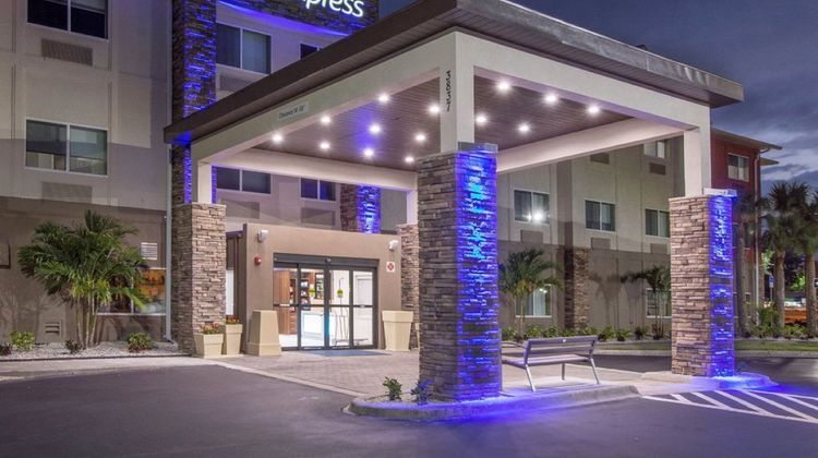 Holiday Inn Express Naples South Exterior