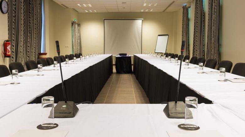 <b>ONOMO Hotel Bamako Meeting</b>. Images powered by <a href="https://www.leonardoworldwide.com/" title="Leonardo Worldwide" target="_blank">Leonardo</a>.