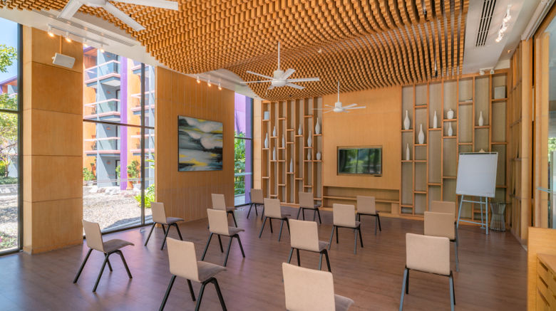 <b>Holiday Inn Express Phuket Patong Beach Meeting</b>. Images powered by <a href="https://www.leonardoworldwide.com/" title="Leonardo Worldwide" target="_blank">Leonardo</a>.