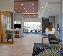 Holiday Inn Express Kingston West Lobby