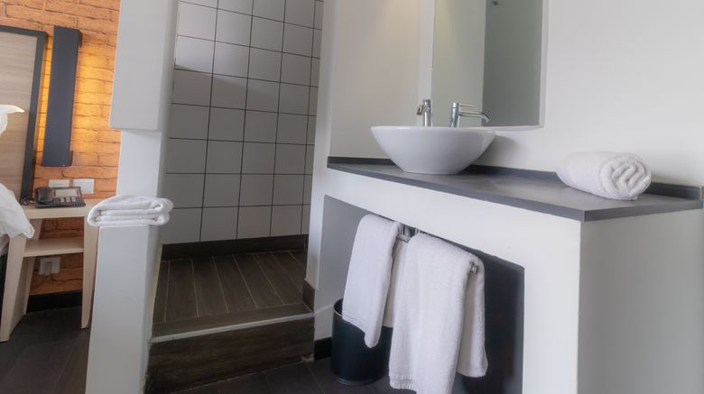 <b>Business Hotel Dakar Room</b>. Images powered by <a href="https://www.leonardoworldwide.com/" title="Leonardo Worldwide" target="_blank">Leonardo</a>.