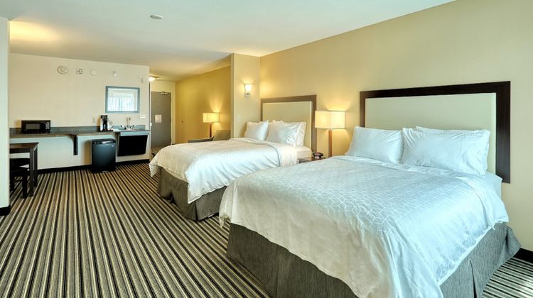 Holiday Inn Exp Stes Batavia Darien Lake Suite