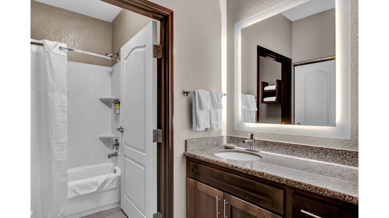 <b>Staybridge Suites Salt Lake Room</b>. Images powered by <a href="https://www.leonardoworldwide.com/" title="Leonardo Worldwide" target="_blank">Leonardo</a>.