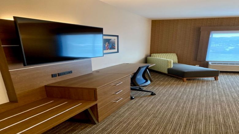 <b>Holiday Inn Express & Suites The Dalles Suite</b>. Images powered by <a href="https://www.leonardoworldwide.com/" title="Leonardo Worldwide" target="_blank">Leonardo</a>.