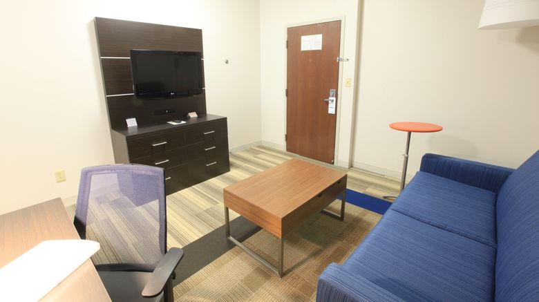 <b>Holiday Inn Express Hotel & Suites Room</b>. Images powered by <a href="https://www.leonardoworldwide.com/" title="Leonardo Worldwide" target="_blank">Leonardo</a>.