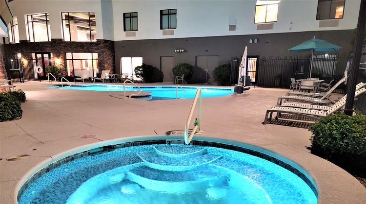 Holiday Inn Express Hotel & Suites Pool