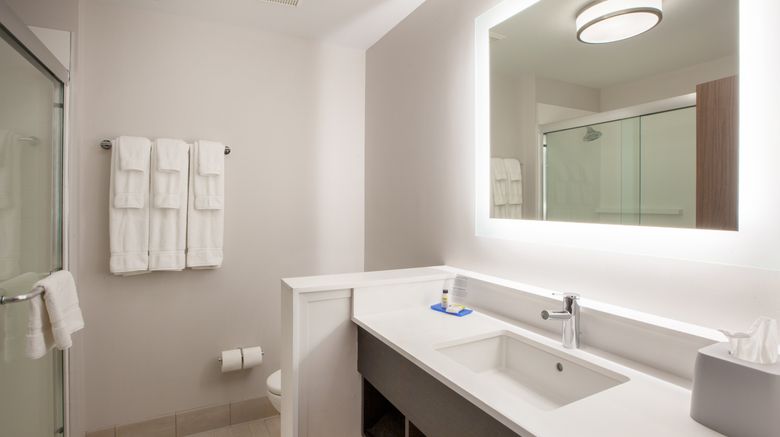 <b>Holiday Inn Express Room</b>. Images powered by <a href="https://www.leonardoworldwide.com/" title="Leonardo Worldwide" target="_blank">Leonardo</a>.