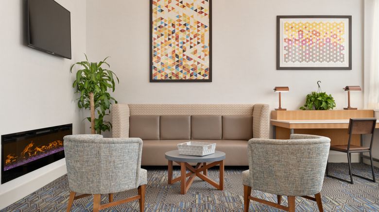 <b>Holiday Inn Express Jamaica-JFK AirTran Lobby</b>. Images powered by <a href="https://www.leonardoworldwide.com/" title="Leonardo Worldwide" target="_blank">Leonardo</a>.