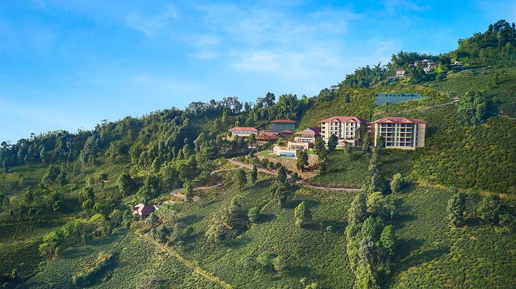 Taj Chia Kutir Resort & Spa Exterior