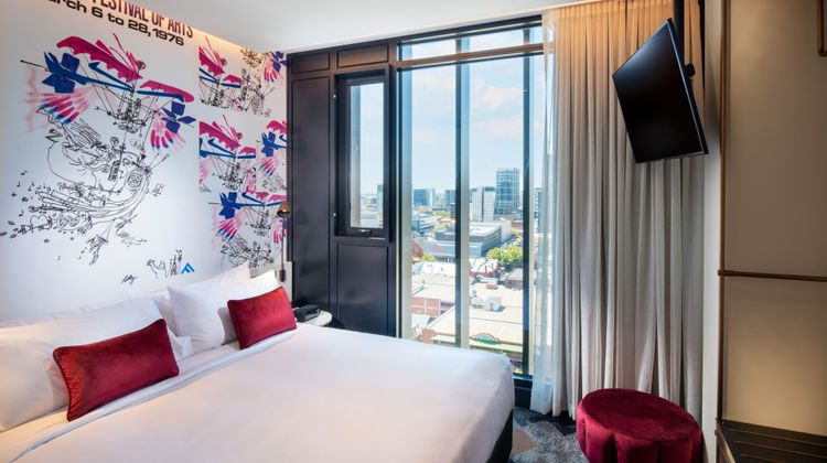 Hotel Indigo Adelaide Markets Suite