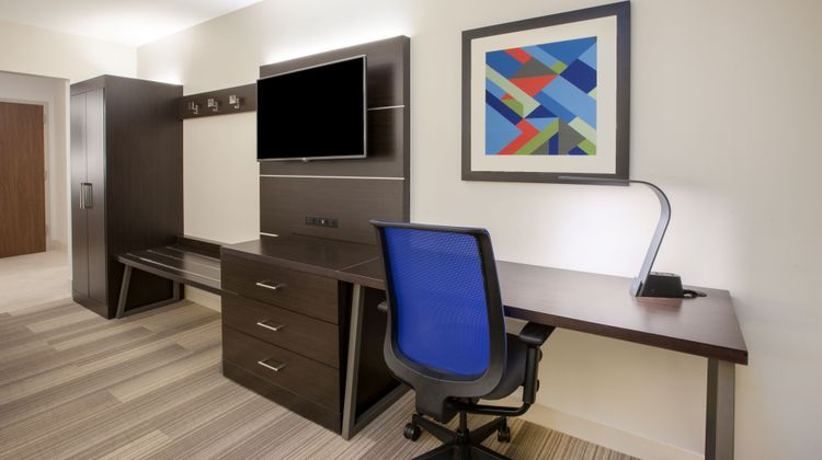 Holiday Inn Express & Suites Griffin Room