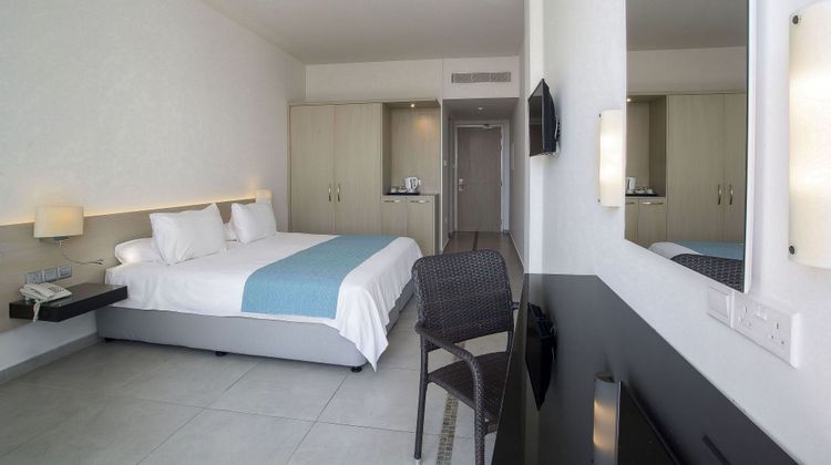 Mayfair Hotel and Apartment Hotel Room