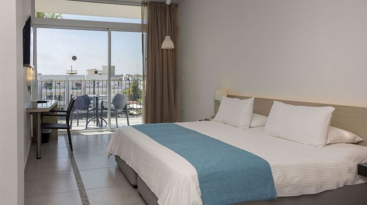 Mayfair Hotel and Apartment Hotel Room