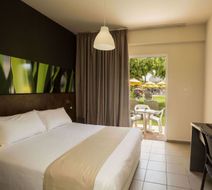 Mayfair Gardens Room