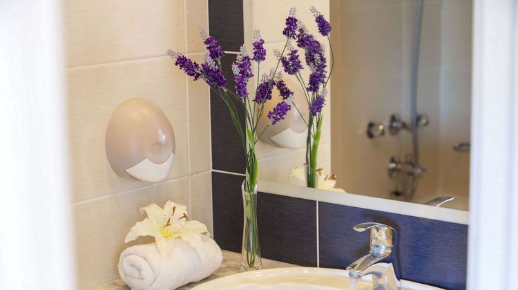 Mayfair Gardens Room