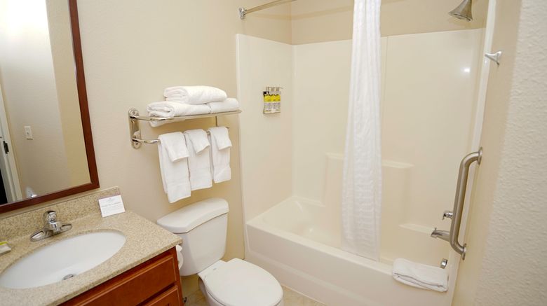 <b>Candlewood Suites Room</b>. Images powered by <a href="https://www.leonardoworldwide.com/" title="Leonardo Worldwide" target="_blank">Leonardo</a>.