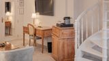 Manos Stephanie Hotel Suite
