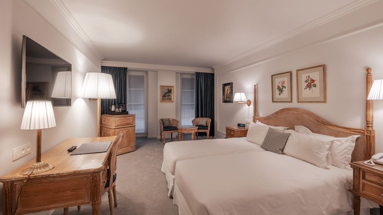 Manos Stephanie Hotel Room