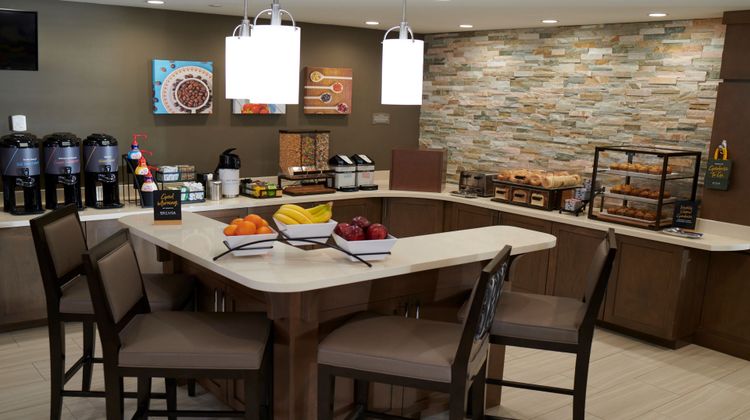 Staybridge Suites Southgate-Detroit Area Restaurant