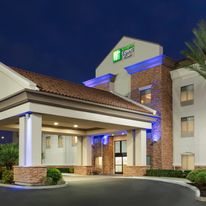 Holiday Inn Express & Suites Merced