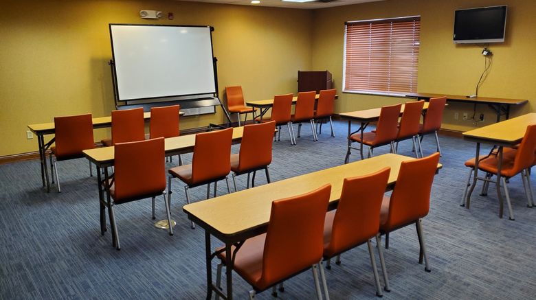 <b>Holiday Inn Express Hotel & Suites Meeting</b>. Images powered by <a href="https://www.leonardoworldwide.com/" title="Leonardo Worldwide" target="_blank">Leonardo</a>.