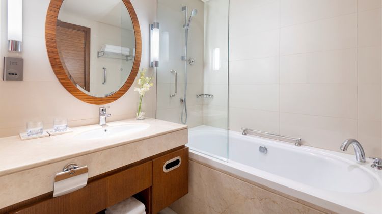 Crowne Plaza Doha - The Business Park Suite