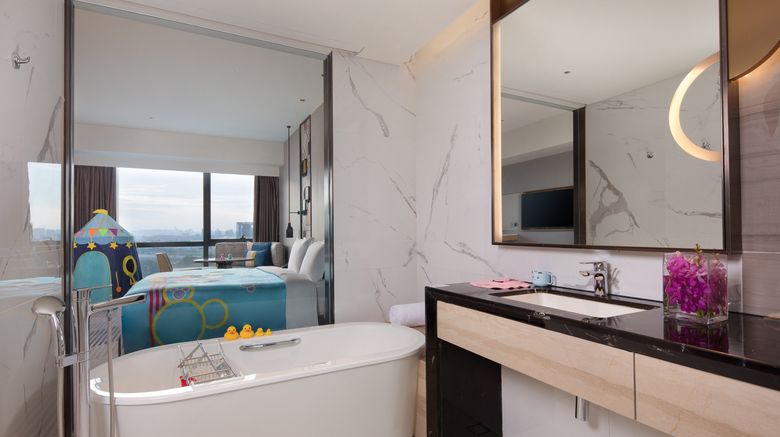 <b>Crowne Plaza Foshan Nanhai Room</b>. Images powered by <a href="https://www.leonardoworldwide.com/" title="Leonardo Worldwide" target="_blank">Leonardo</a>.