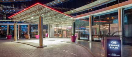 Crowne Plaza Doha - The Business Park Exterior