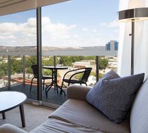 Hume Serviced Apartments Exterior