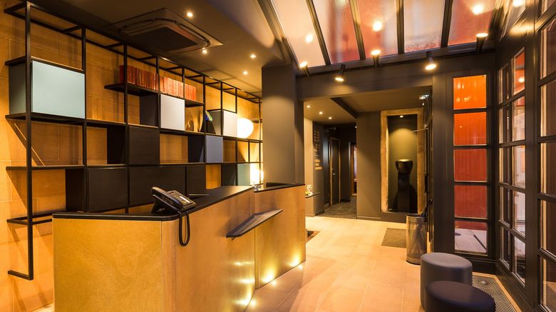 <b>L'Hotel Du Dragon Lobby</b>. Images powered by <a href="https://www.leonardoworldwide.com/" title="Leonardo Worldwide" target="_blank">Leonardo</a>.