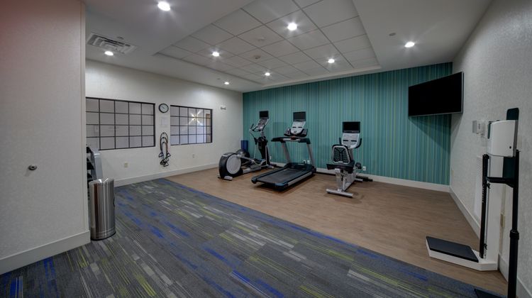 Holiday Inn Express Yukon Health Club