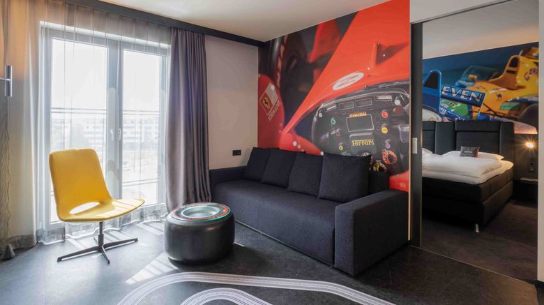 <b>V8 Hotel Koln at MOTORWORLD Suite</b>. Images powered by <a href="https://www.leonardoworldwide.com/" title="Leonardo Worldwide" target="_blank">Leonardo</a>.
