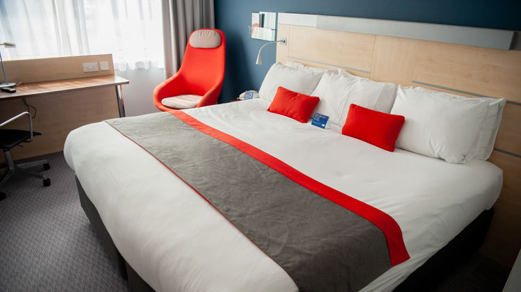 Holiday Inn Express Channel Tunnel Room