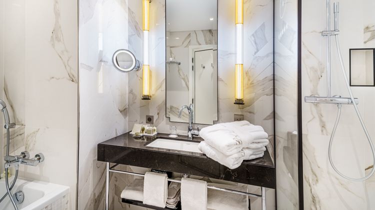Fraser Suites Le Claridge Champs-Elysees Room