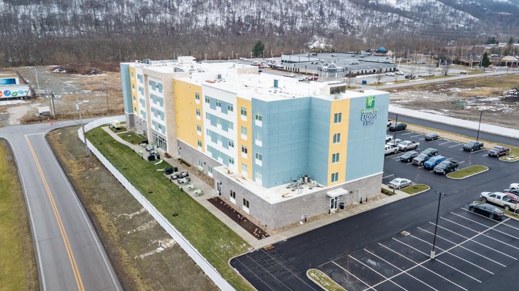 Holiday Inn Express & Suites Moundsville Other