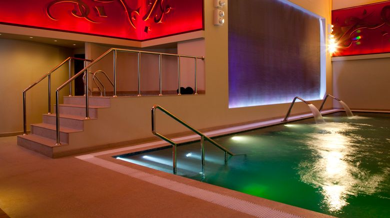 <b>Mandarin Oriental Al Faisaliah Pool</b>. Images powered by <a href="https://www.leonardoworldwide.com/" title="Leonardo Worldwide" target="_blank">Leonardo</a>.