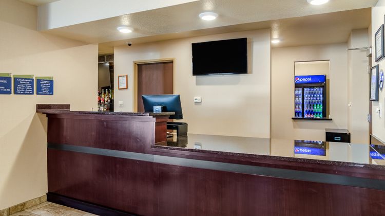 Cobblestone Inn & Suites Lobby