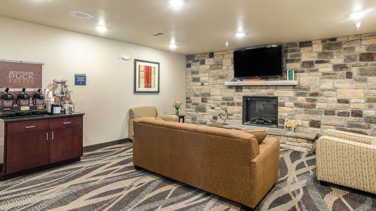 Cobblestone Inn & Suites Lobby