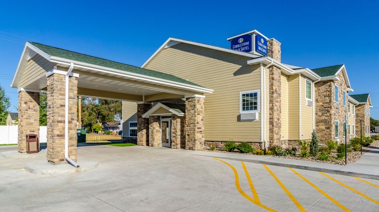 Cobblestone Inn & Suites Exterior