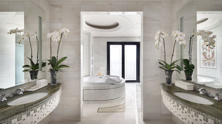 <b>Palazzo Versace Dubai Room</b>. Images powered by <a href="https://www.leonardoworldwide.com/" title="Leonardo Worldwide" target="_blank">Leonardo</a>.