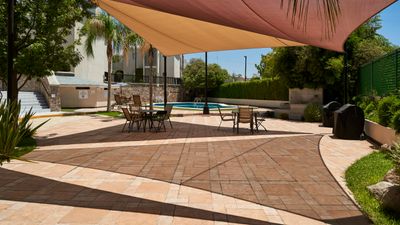 Holiday Inn Hotel & Suites