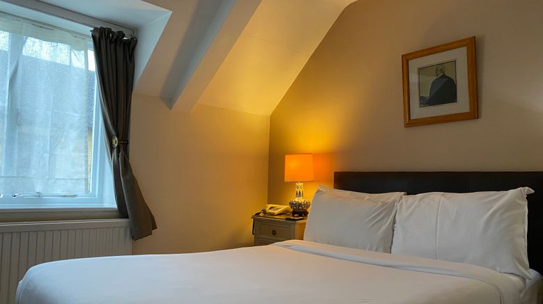 <b>Brook Whipper-In Hotel Room</b>. Images powered by <a href="https://www.leonardoworldwide.com/" title="Leonardo Worldwide" target="_blank">Leonardo</a>.